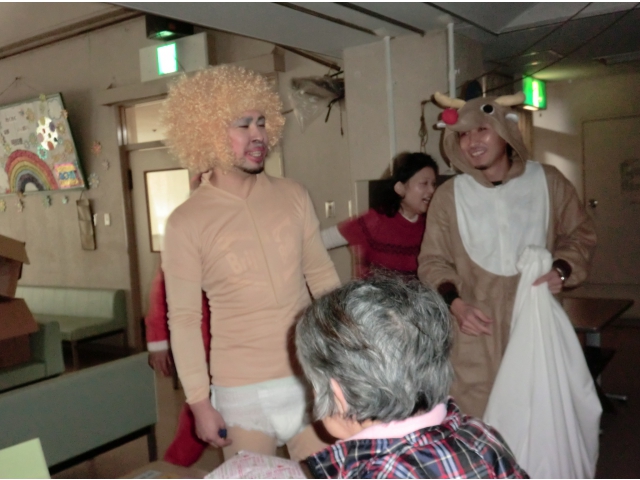 トナカイさんも大活躍！
紙パンアフロくんもお手伝い（8分音符）