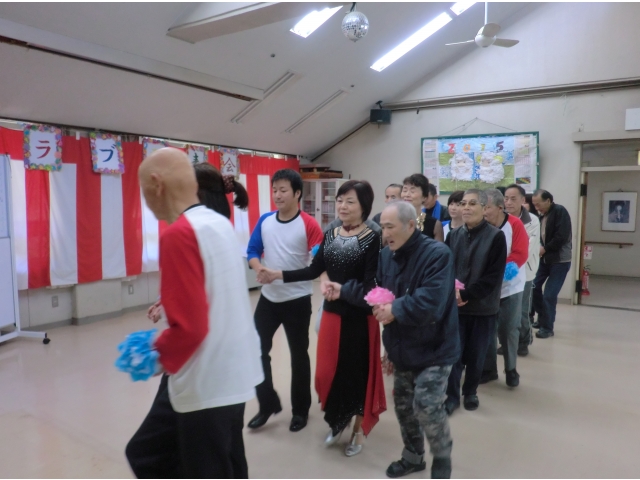 ダンスの始まり！