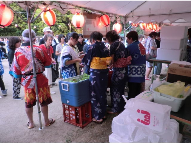 食べ物がいっぱい‼どれにしよう？迷っています。