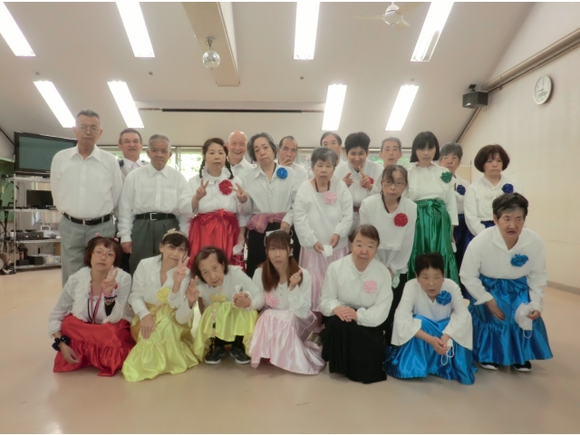 すまし顔で(#^.^#)