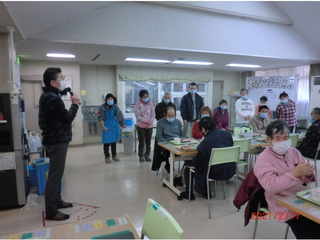 寮長からお祝い