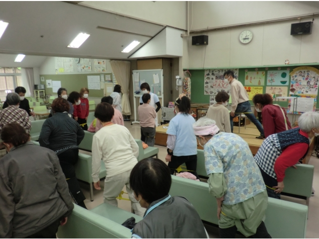 女性　足の体操