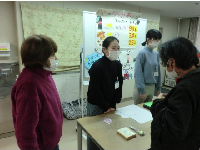 フードモデルに興味津々♫