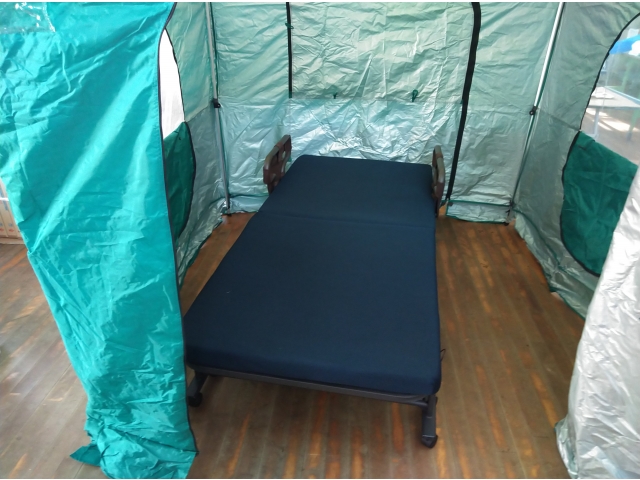 テントにベッドを入れました。