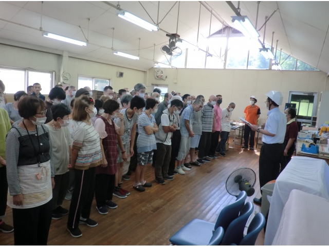 寮長から講評を受けます