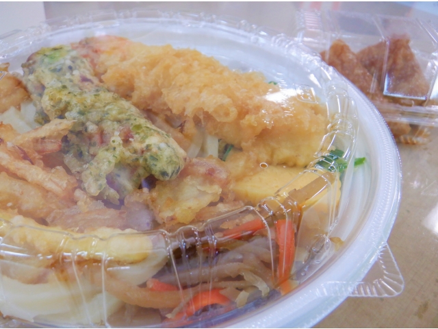丸亀天ぷらうどん　稲荷寿司セット