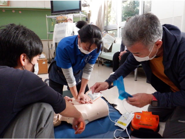 一連の作業を共同で行います。