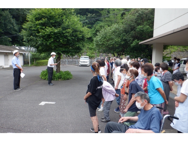 玄関先へ全員避難完了しました！