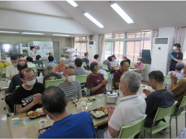 拍手でお祝いします👏