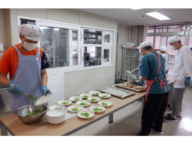 配膳時は大活躍！