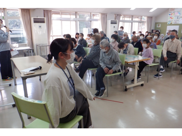 頑張って身体をひねります