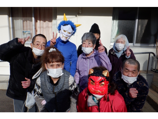 はい、ピース😈