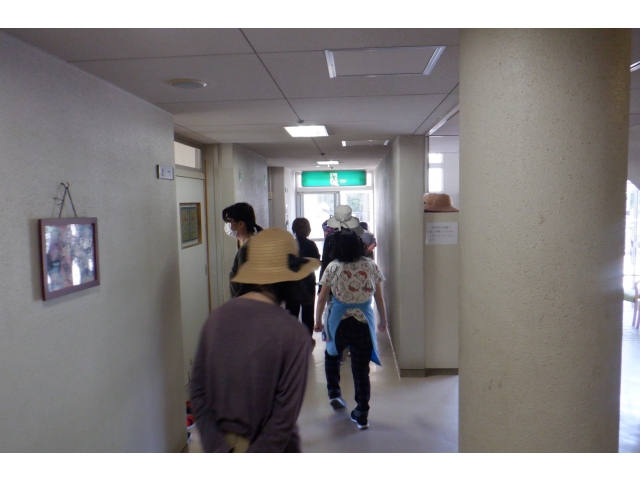 グランドへ向かいます