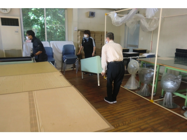 会場準備手伝ってもらいました