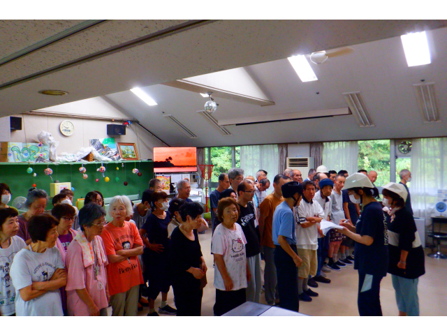 部屋ごとに整列し、点呼を受けました⭐