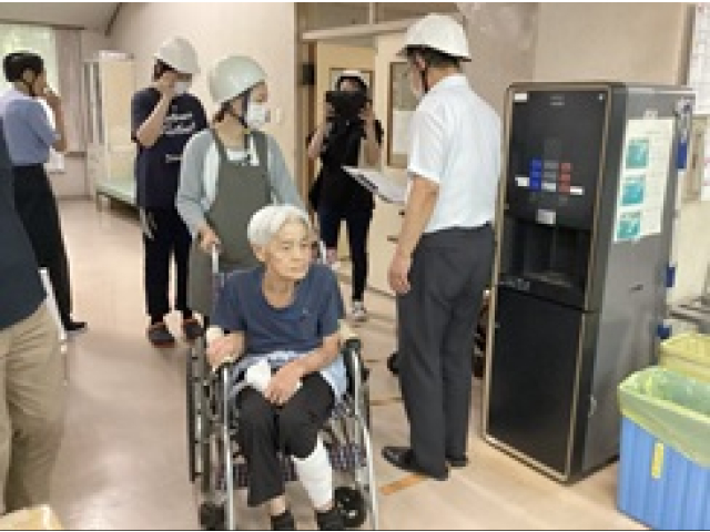 負傷者を無事に避難できました♪