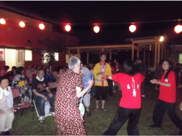 三河高校の学生と一緒に