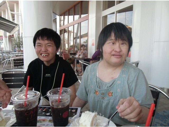 仲良くティータイム！