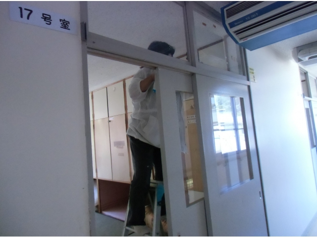 脚立を使っての作業、お疲れ様でした。