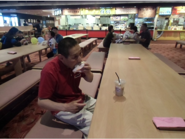 刈谷のハイウェイで豚まんを食べると…