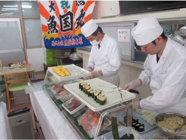 魚国総本社の板前さんが、