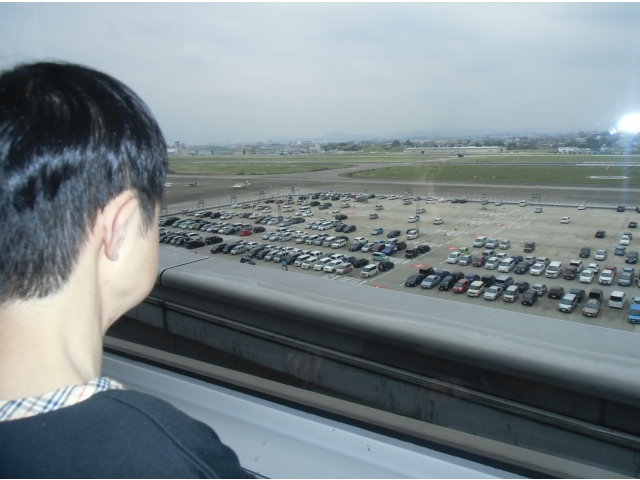 着陸してきた？