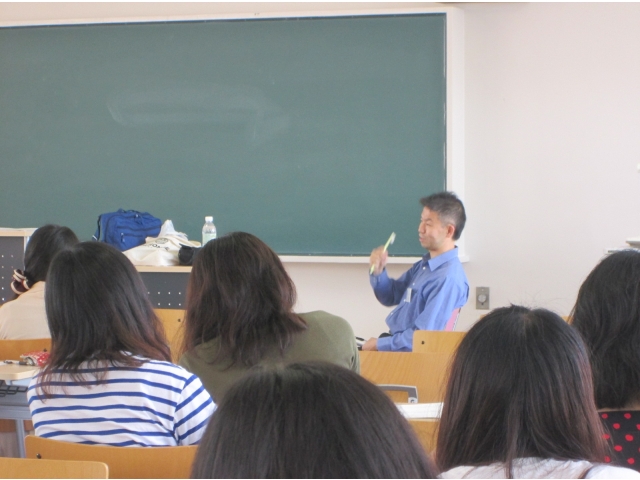 まとめは、身振りを交えて行いました。