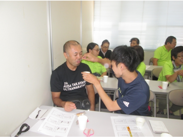 介助してもらう体験も中々ないです。