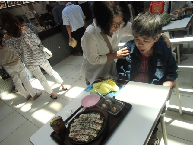 美味しそうな
お好み焼きです