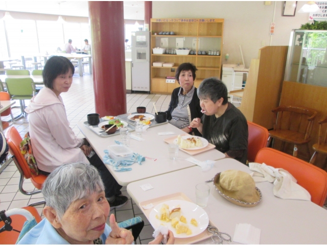 外で食べる食事もおいしいです