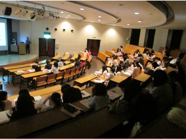 さあ、講義が始まります。