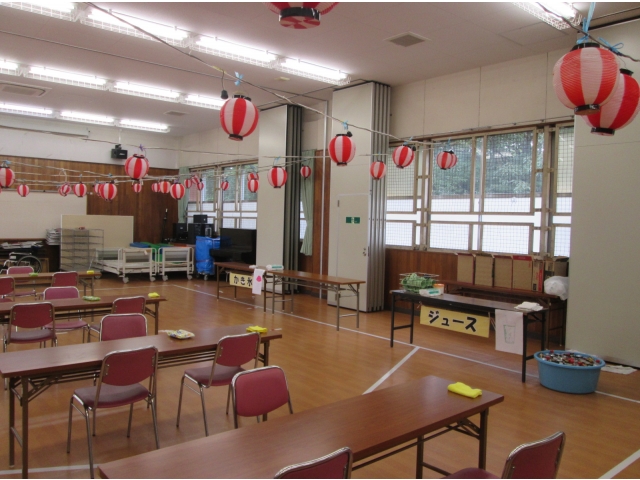 楽しみの模擬店を設置