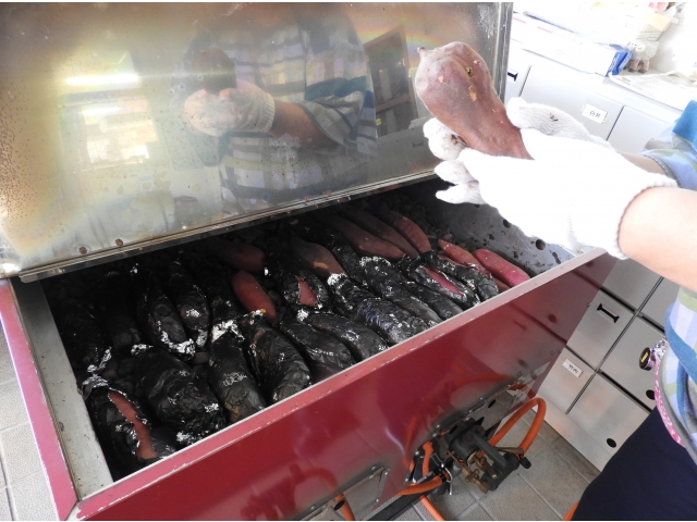 焼き芋器でホカホカ