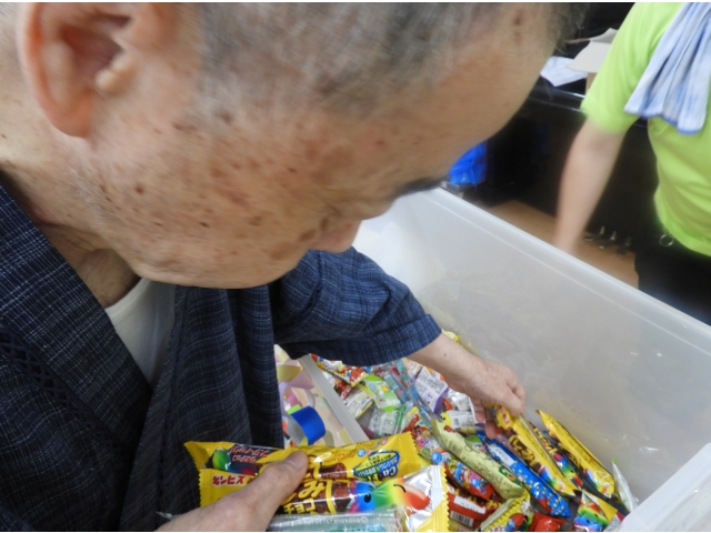 たくさんのお菓子☆
どれにしようかな～♬