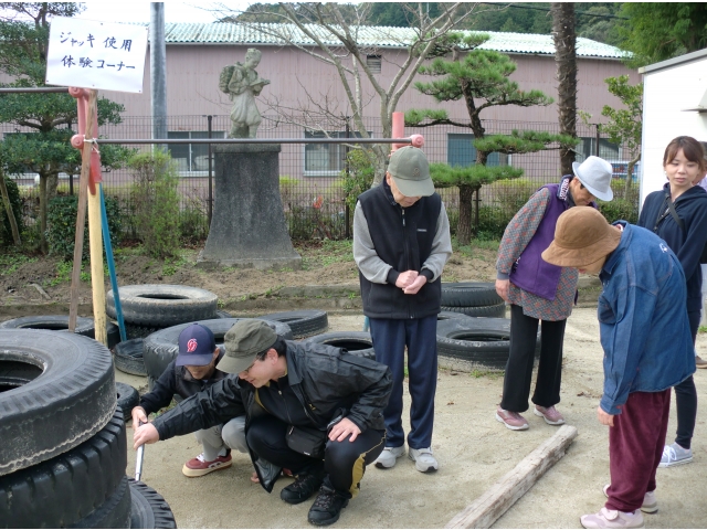 ジャッキ使用の訓練です