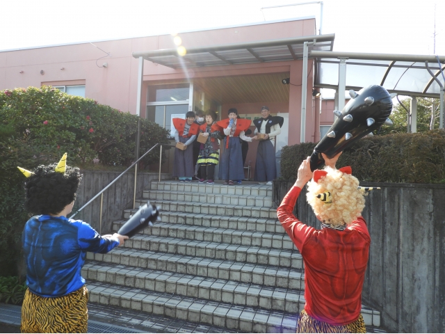 鬼は～そと！！
福は～うち！！