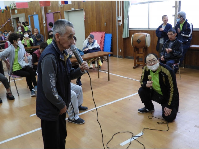 大盛り上がりカラオケ大会