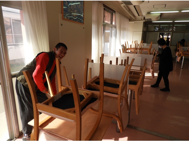 お手伝いに来てくれました（1）