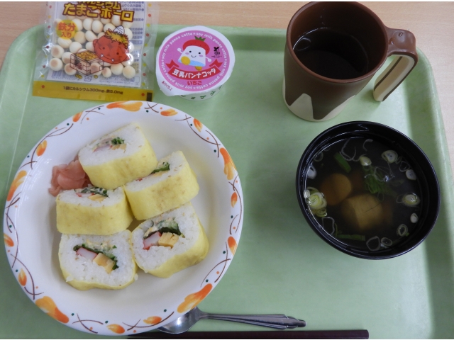 昼食は恵方巻！今年の恵方は南南東