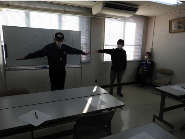 不審者対応は間合いを取ること