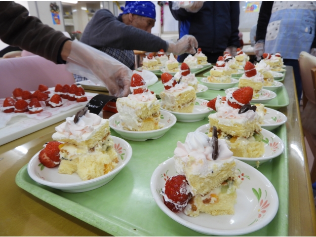 デコレーションケーキ（4）