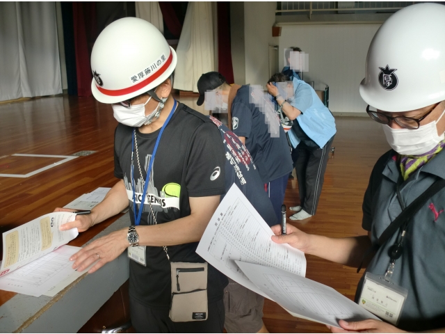 藤川小学校体育館に避難