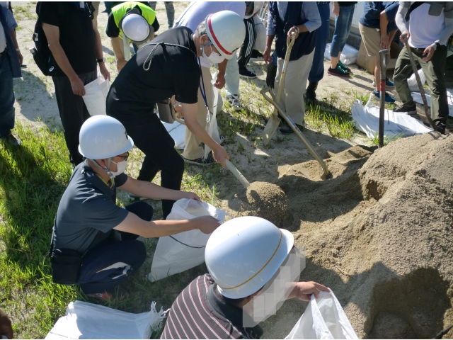 土のう作り体験