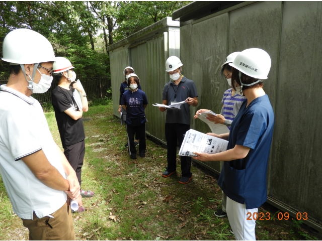 防災倉庫の物品確認