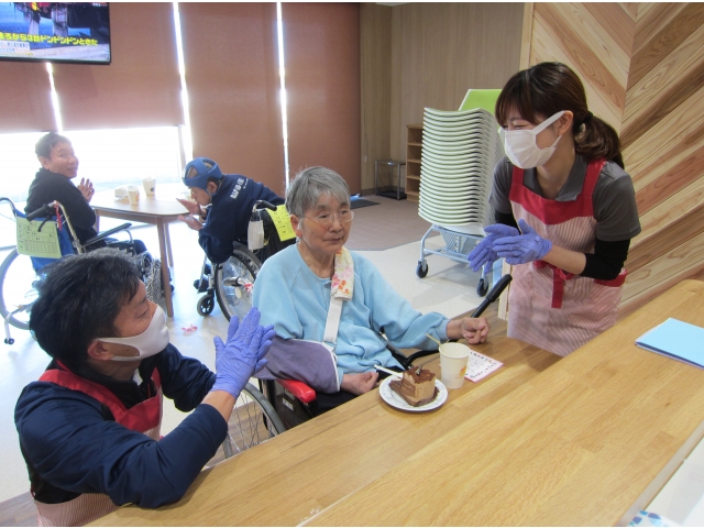 誕生日ケーキ（メッセージカード付）