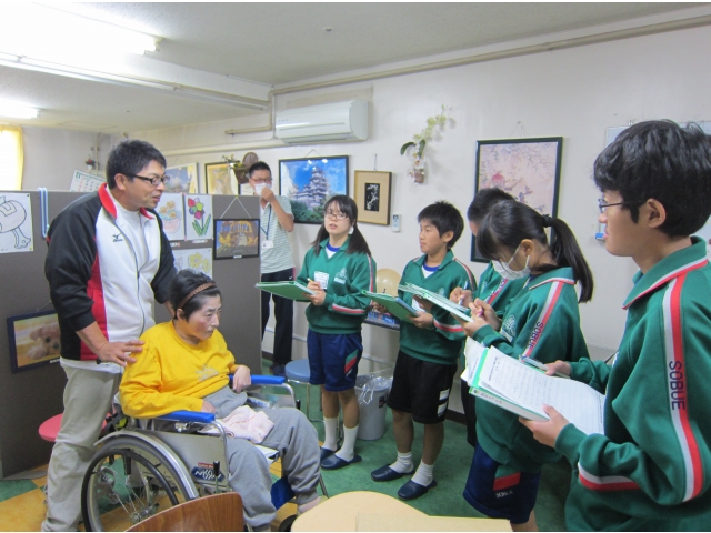 はなのきで働く色々な職種の方にもお話を聞きました。