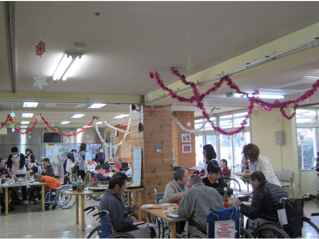 利用者さんと楽しいひと時を過ごしました。