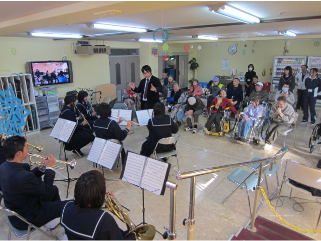 臨場感溢れる演奏です。