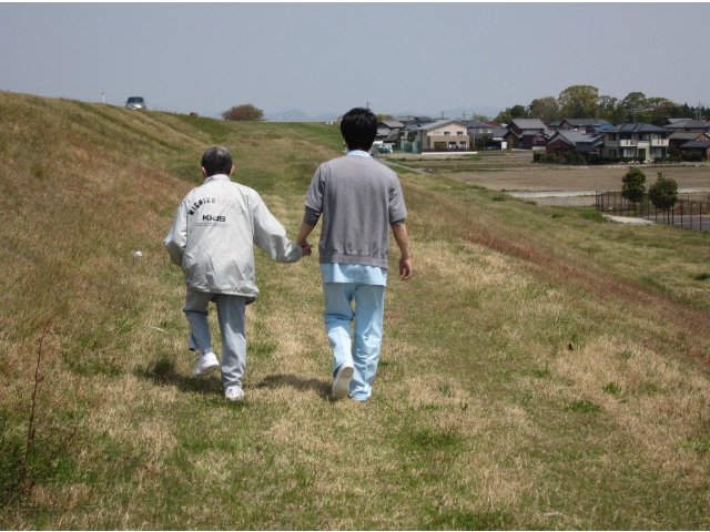 浄水場まで歩きます