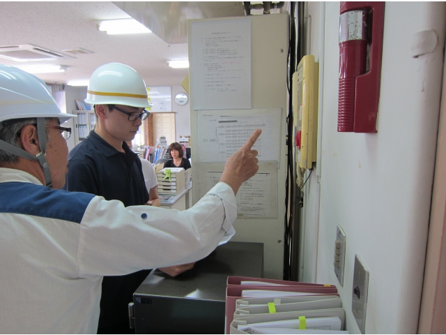 稲沢消防へ119番通報。